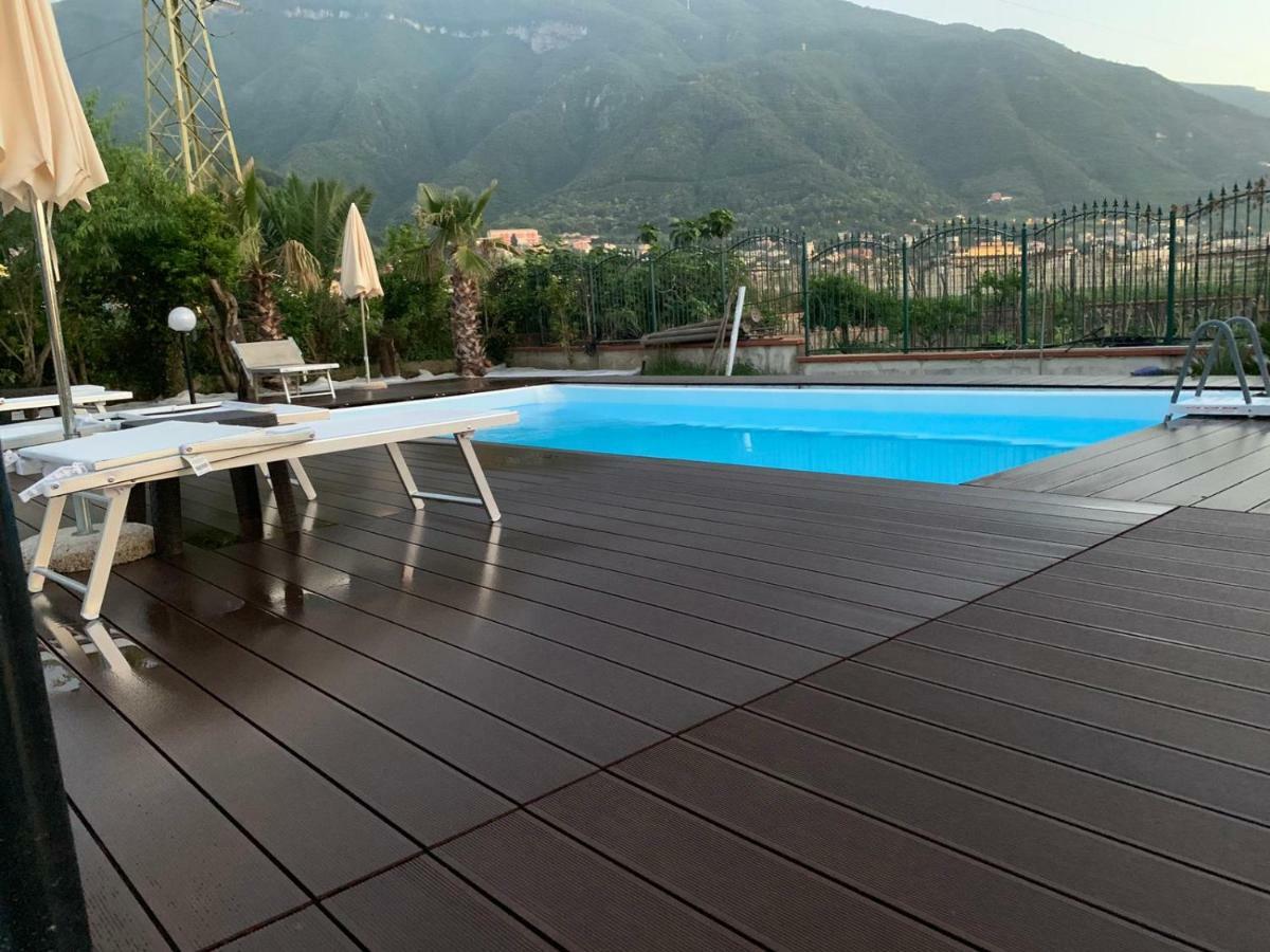 Villa Lucia Terrazza Panoramica Кастеламаре ди Стабия Екстериор снимка